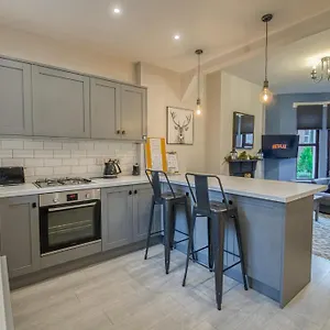 Holiday home Charming Home, Beside The Serene Ormeau Park Belfast