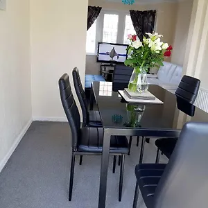 Holiday home Blackpoolholidaylets Salmesbury Avenue Families And Contractors Only Blackpool